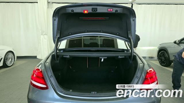 Mercedes-Benz E-Class E220d 4MATIC Exclusive