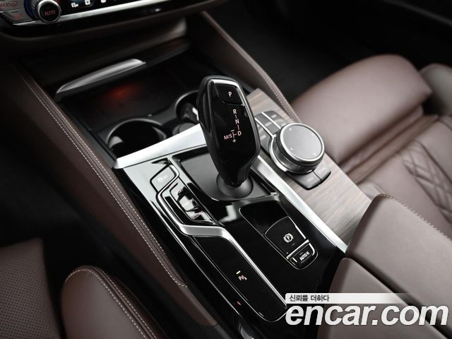 BMW 5-Series 530i Luxury