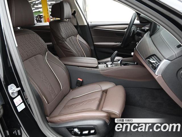 BMW 5-Series 530i Luxury