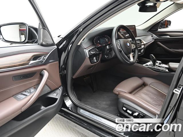 BMW 5-Series 530i Luxury