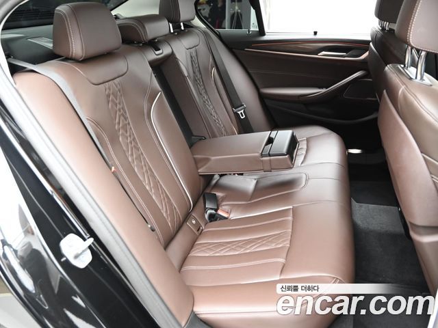BMW 5-Series 530i Luxury