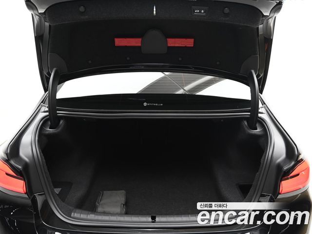 BMW 5-Series 530i Luxury