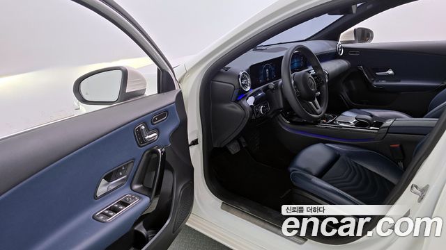 Mercedes-Benz A-Class A220 Hatchback