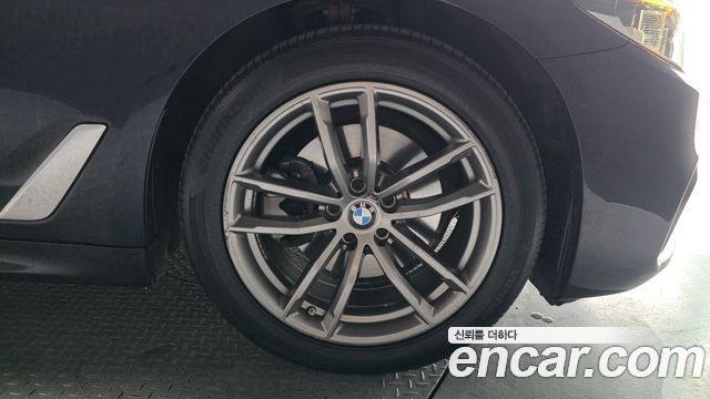 BMW 5-Series 520d xDrive M Sport Package Plus