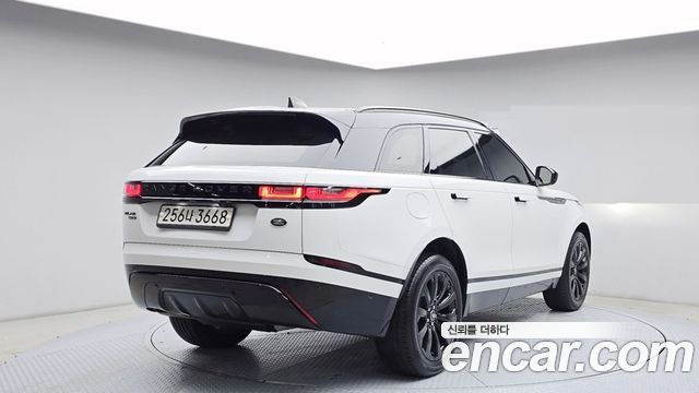 Land Rover Reinjirobeo Berra 2.0 D240 R-Dynamic SE