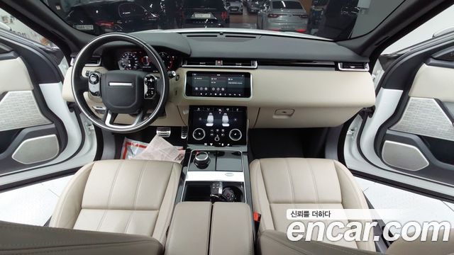Land Rover Reinjirobeo Berra 2.0 D240 R-Dynamic SE