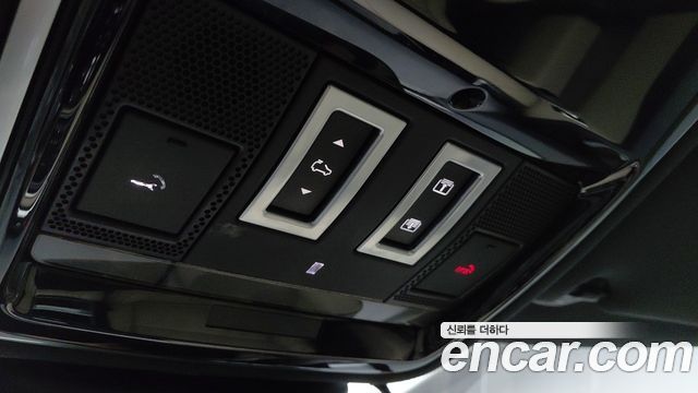Land Rover Reinjirobeo Berra 2.0 D240 R-Dynamic SE