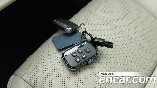 Land Rover Reinjirobeo Berra 2.0 D240 R-Dynamic SE
