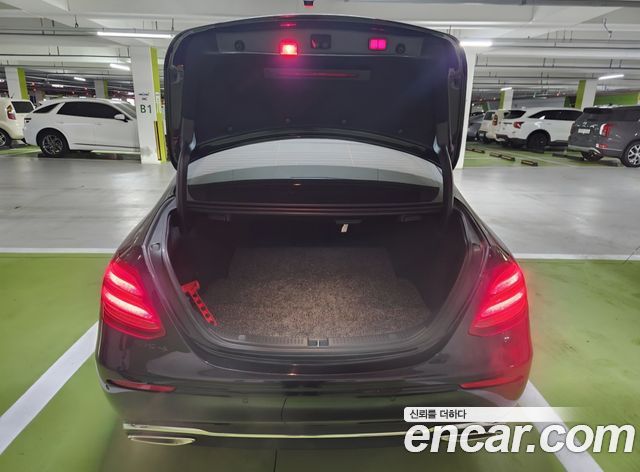 Mercedes-Benz E-Class E400 4MATIC Exclusive