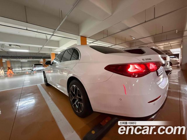 Mercedes-Benz E-Class E200 Avantgarde