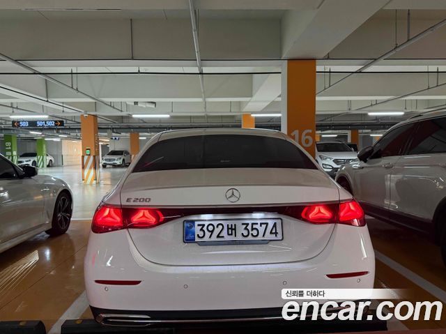 Mercedes-Benz E-Class E200 Avantgarde