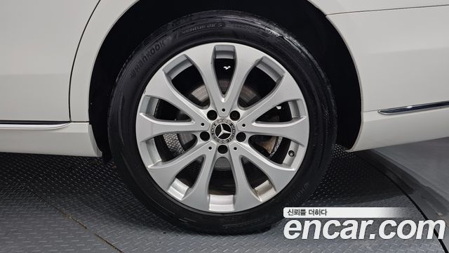 Mercedes-Benz E-Class E220d 4MATIC Exclusive