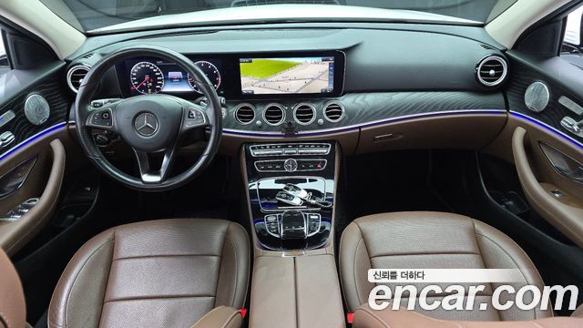 Mercedes-Benz E-Class E300 4MATIC Avnatgarde