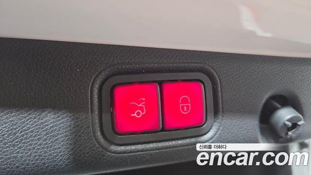 Mercedes-Benz E-Class E300 4MATIC Avnatgarde