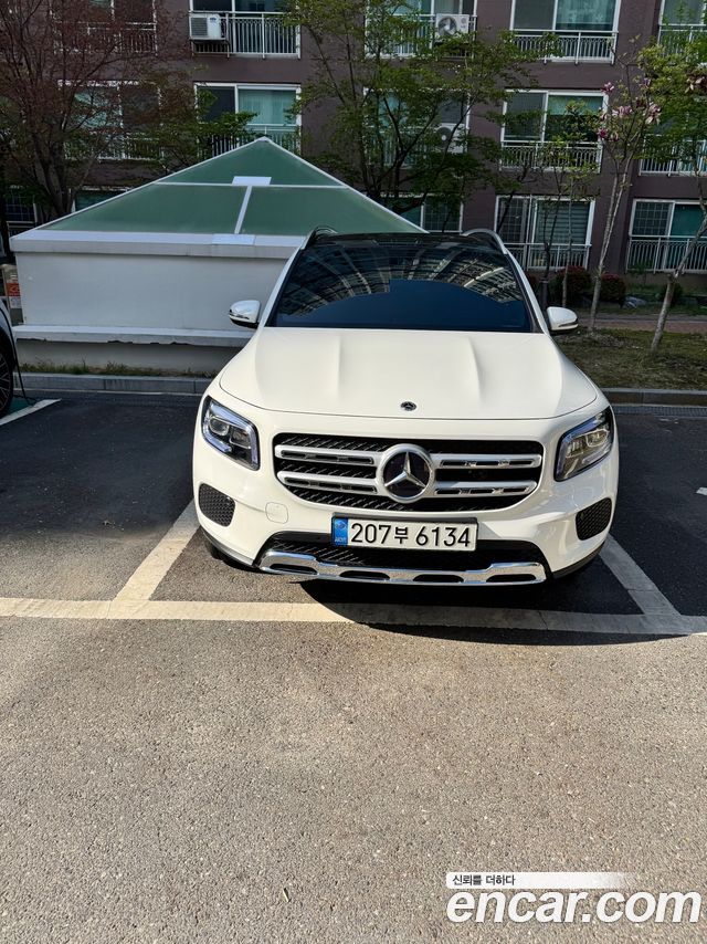 Mercedes-Benz GLB-Class GLB220