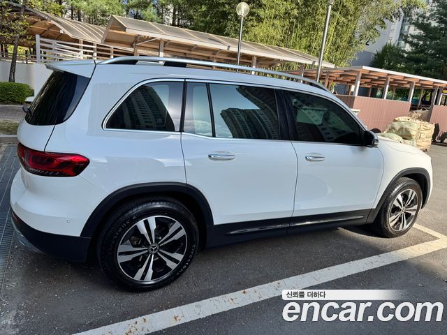Mercedes-Benz GLB-Class GLB220