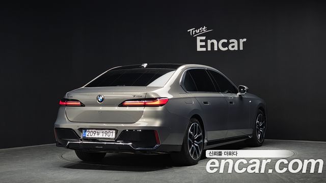 BMW 7-Series 740i xDrive M Sport