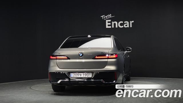 BMW 7-Series 740i xDrive M Sport