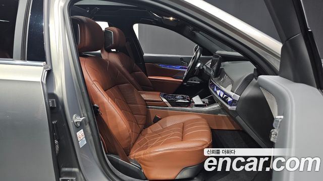 BMW 7-Series 740i xDrive M Sport