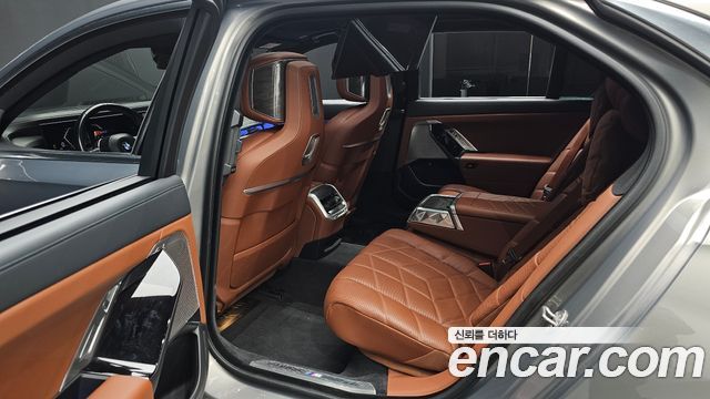 BMW 7-Series 740i xDrive M Sport