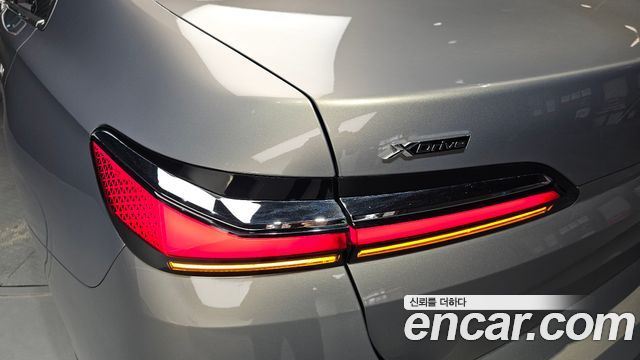 BMW 7-Series 740i xDrive M Sport