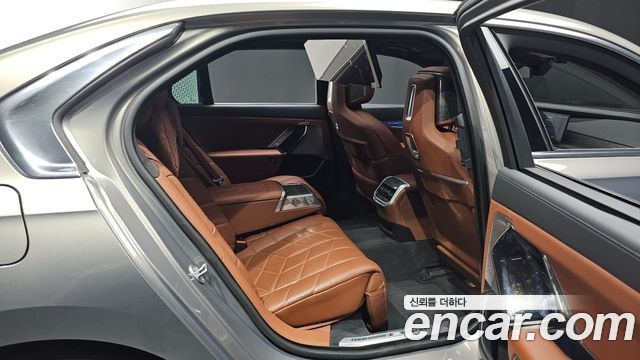 BMW 7-Series 740i xDrive M Sport