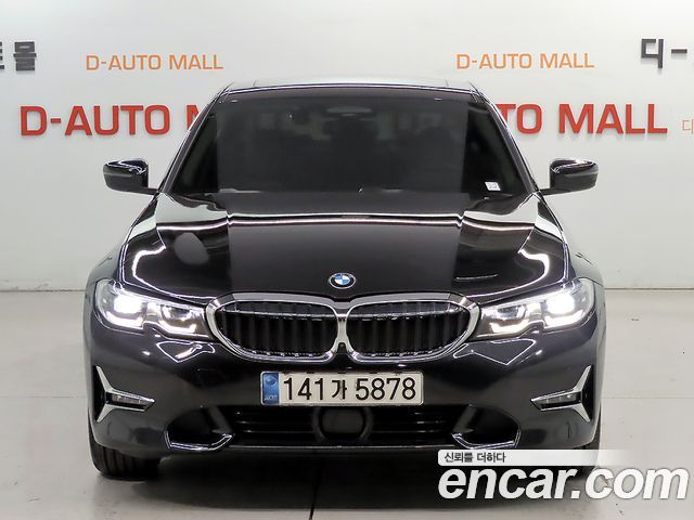 BMW 3-Series 320i Luxury