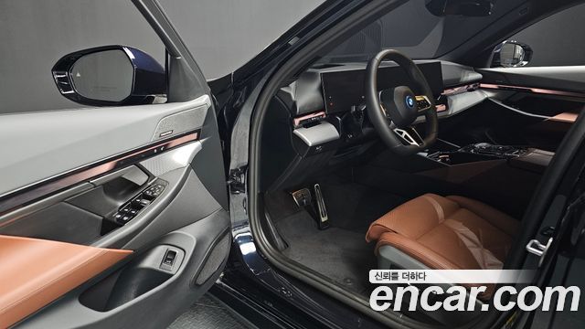 BMW 5Series (G60) 530e M Sport