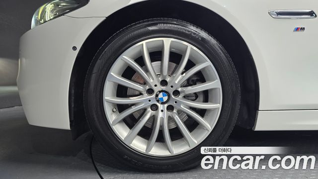 BMW 5-Series 528i xDrive M Aero Dynamic