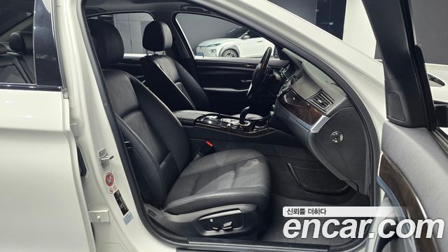 BMW 5-Series 528i xDrive M Aero Dynamic