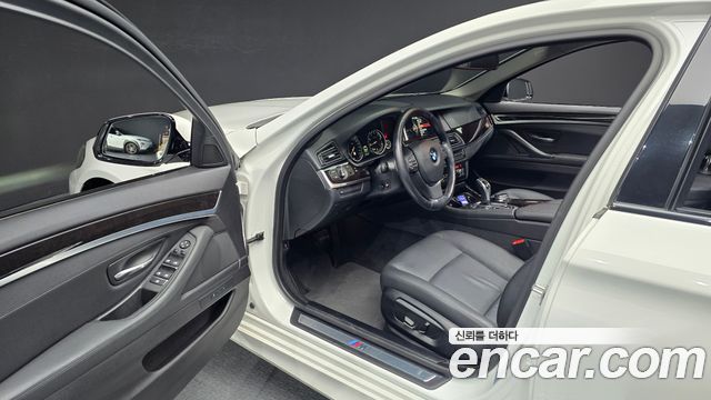 BMW 5-Series 528i xDrive M Aero Dynamic