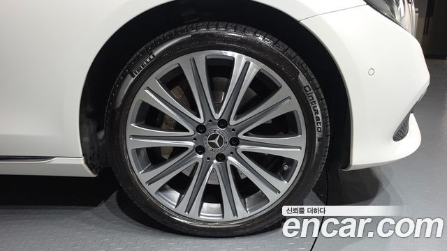 Mercedes-Benz E-Class E450 4MATIC Exclusive