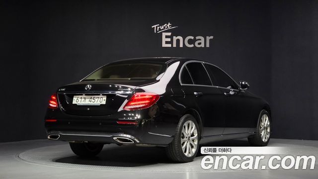 Mercedes-Benz E-Class E300 4MATIC Exclusive