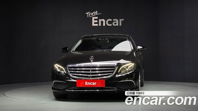 Mercedes-Benz E-Class E300 4MATIC Exclusive