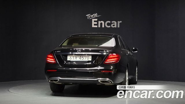 Mercedes-Benz E-Class E300 4MATIC Exclusive