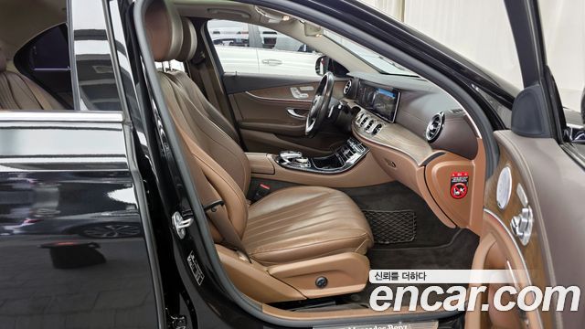 Mercedes-Benz E-Class E300 4MATIC Exclusive