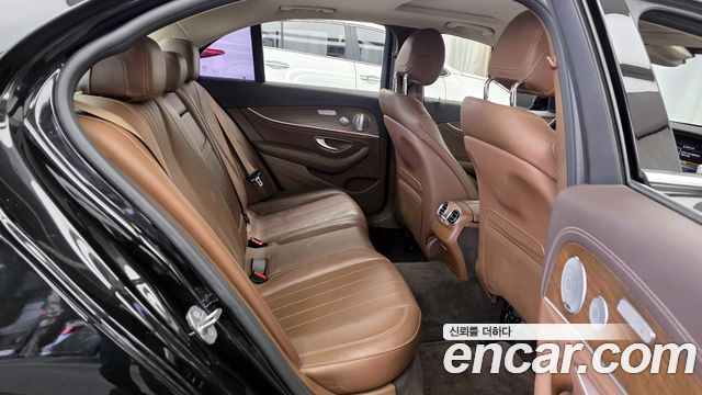 Mercedes-Benz E-Class E300 4MATIC Exclusive