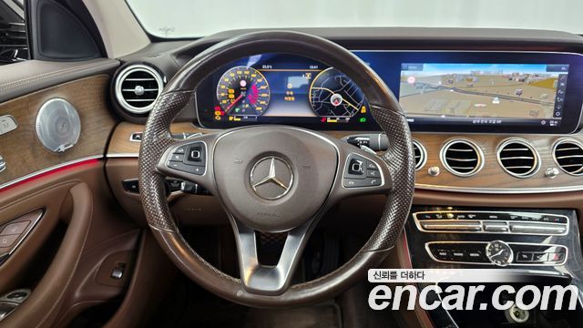 Mercedes-Benz E-Class E300 4MATIC Exclusive