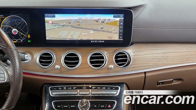 Mercedes-Benz E-Class E300 4MATIC Exclusive
