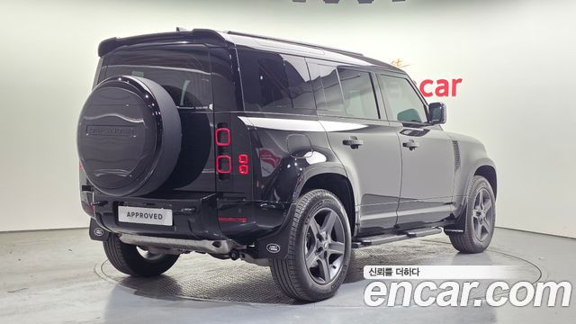 Land Rover Defender 110 P300 X-Dynamic SE