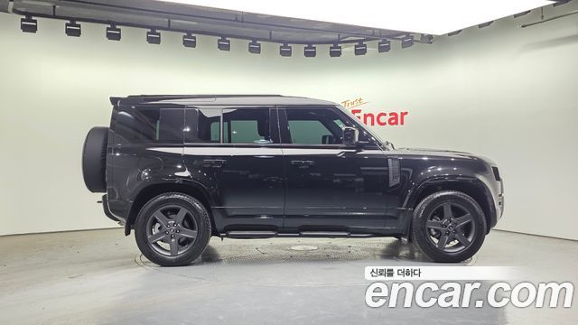 Land Rover Defender 110 P300 X-Dynamic SE