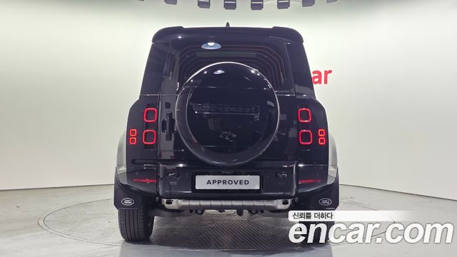 Land Rover Defender 110 P300 X-Dynamic SE