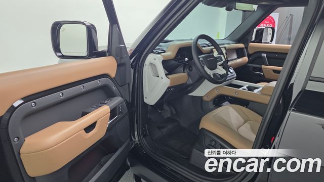 Land Rover Defender 110 P300 X-Dynamic SE