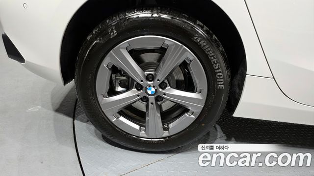 BMW 2-Series 220i Advantage