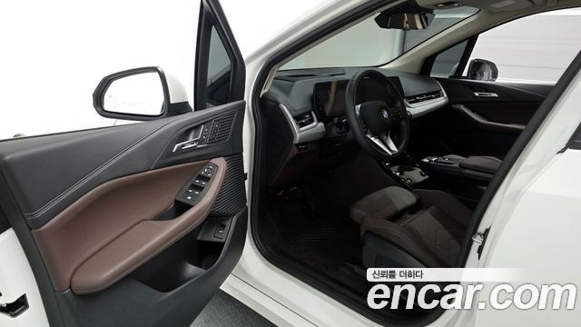 BMW 2-Series 220i Advantage
