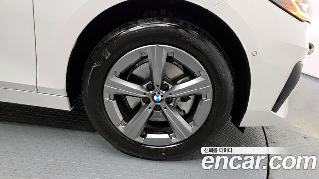 BMW 2-Series 220i Advantage