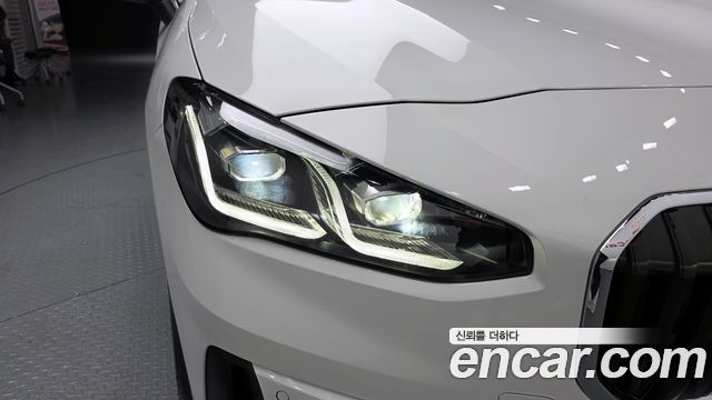 BMW 2-Series 220i Advantage