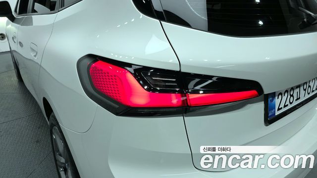 BMW 2-Series 220i Advantage