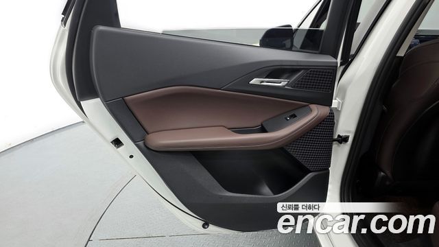 BMW 2-Series 220i Advantage