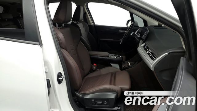 BMW 2-Series 220i Advantage